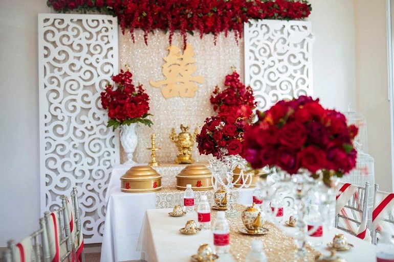 Trang trí phòng thờ gia tiên màu đỏ vào các ngày cưới luôn được đông đảo các cặp đôi tin chọn - Ảnh 31