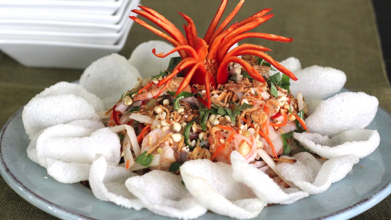 Gỏi ngó sen (Vietnamese lotus rootlets salad) - YouTube